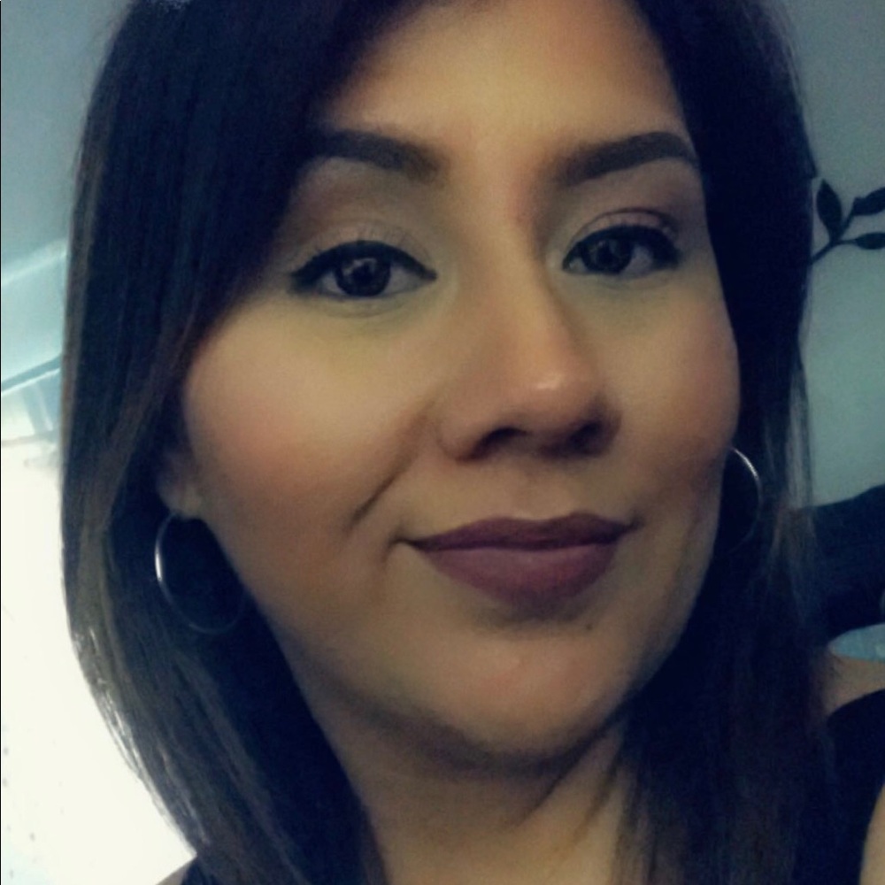 Meet your Posher, Cynthia